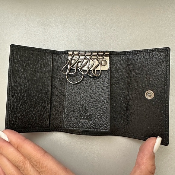 Gucci GG Logo Canvas 6 Ring Key Case - Picture 4 of 5